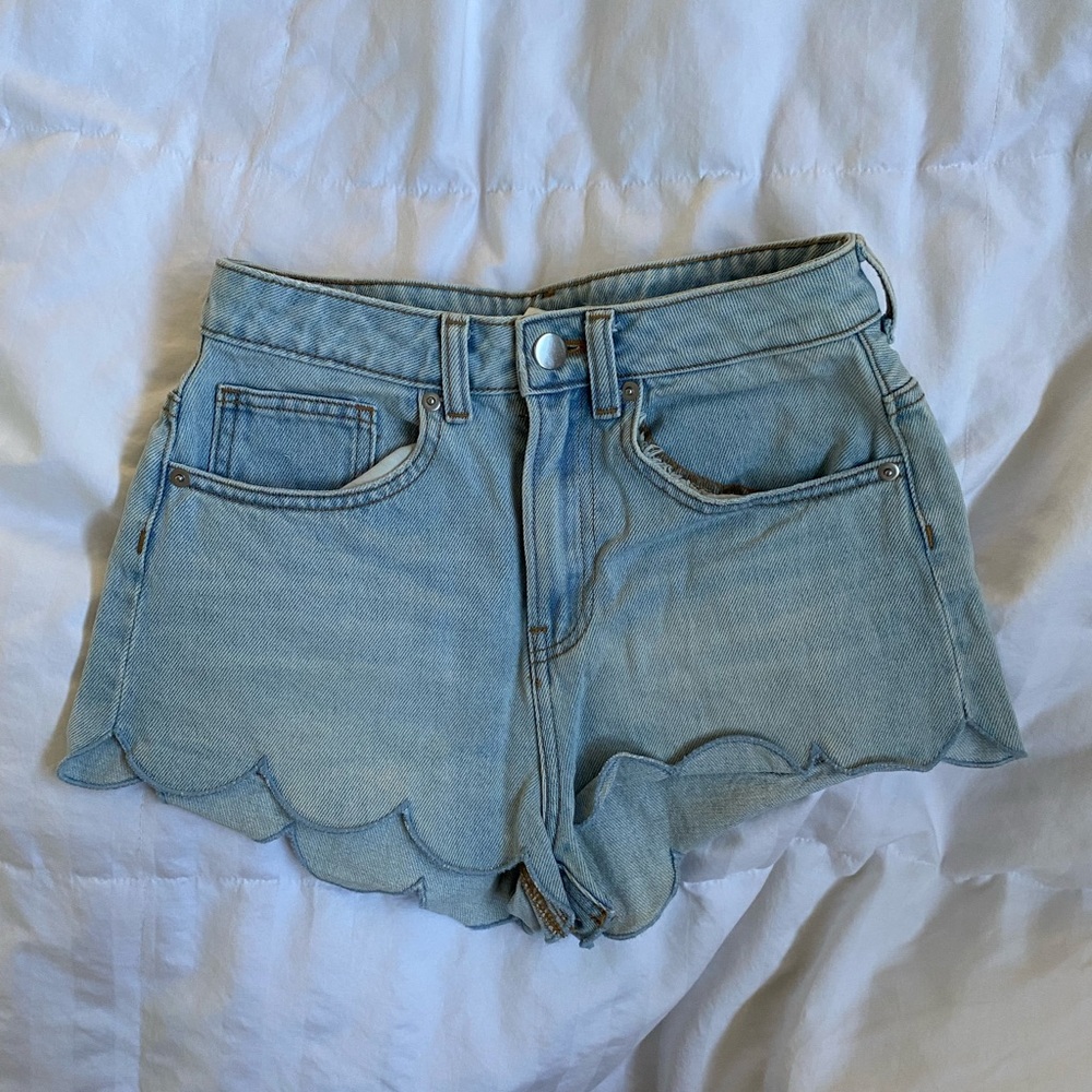 H&M Scalloped Denim Shorts Size 2
